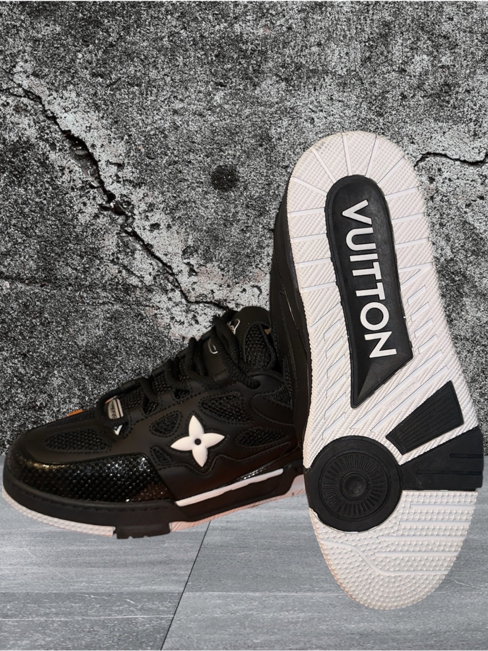 Louis Vuitton Black and White Men’s Low-Top Sneakers